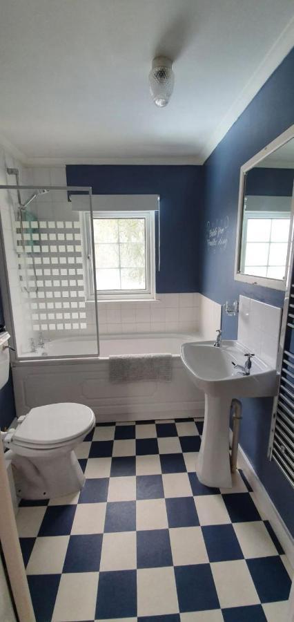 Beautiful 1 Bedroom Cottage With Courtyard. Дил Экстерьер фото