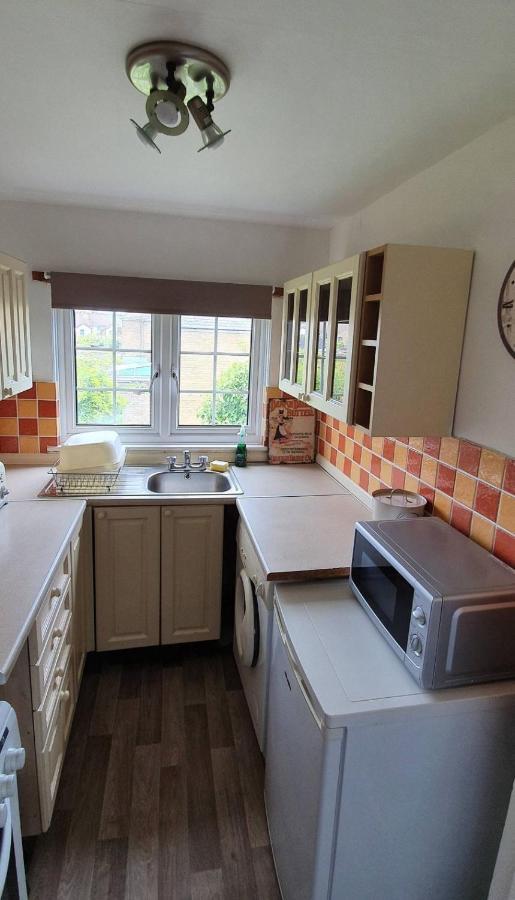 Beautiful 1 Bedroom Cottage With Courtyard. Дил Экстерьер фото
